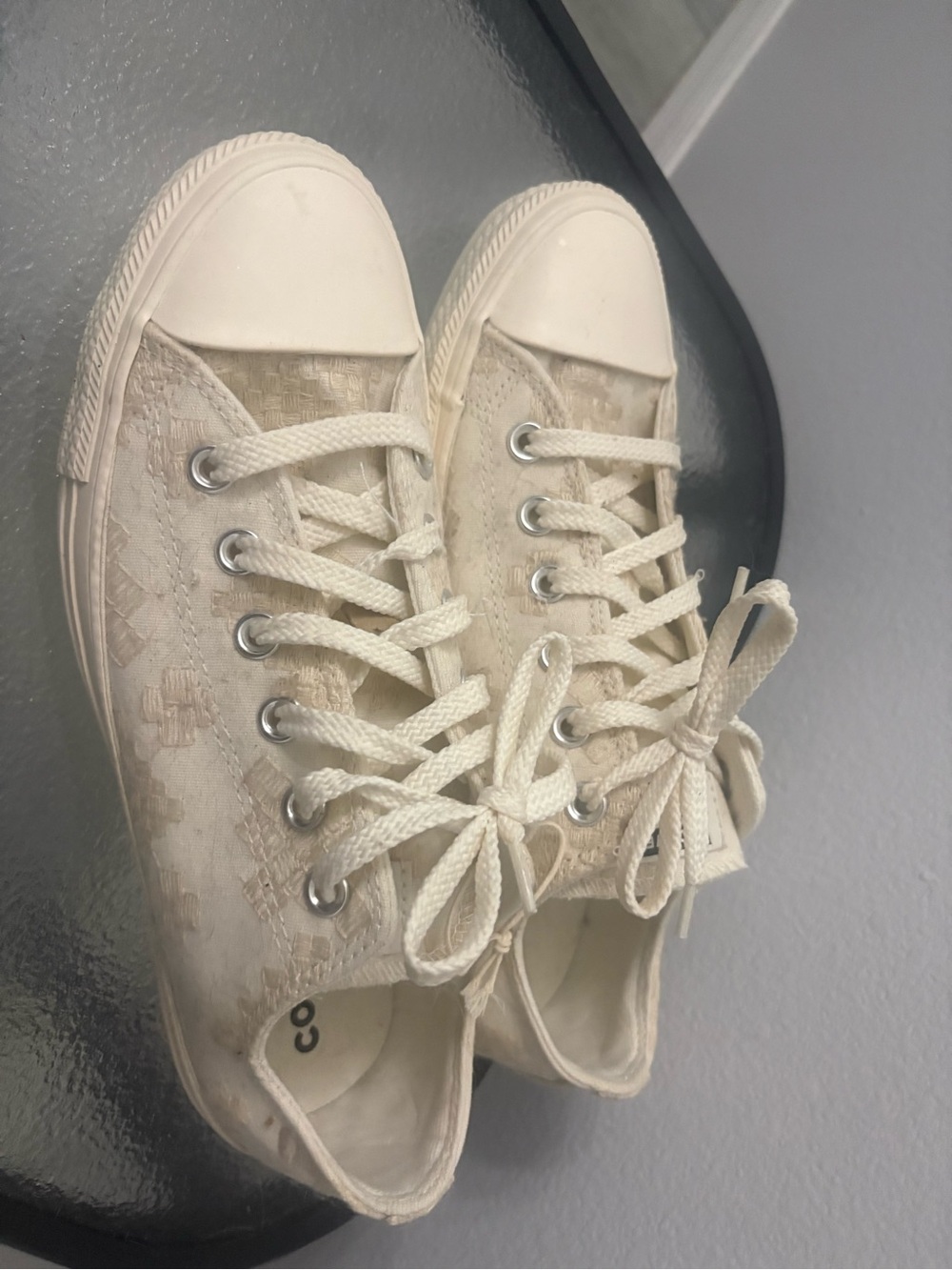 Women's Low-Top Canvas Sneakers in Cream
